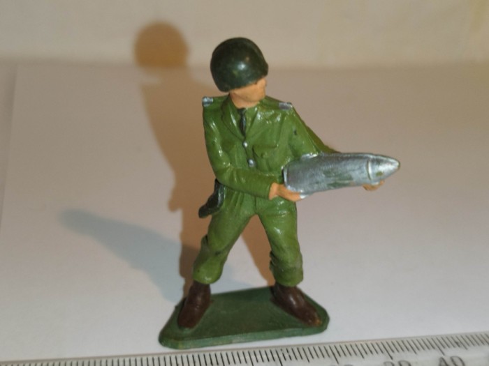 bnk jc Figurina de plastic - Starlux - soldat american cu obuz