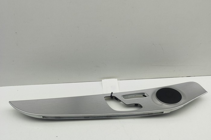 Ornament panou ușă st&acirc;nga față MERCEDES-BENZ C T-Model S205 2015 OEM: A205720XXXX,A2057204180 | 31557380