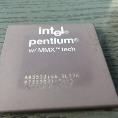 PROCESOR COLECTIE INTEL PENTIUM MMX SL27K DIN 1997.CITITI CU ATENTIE DESCRIEREA.