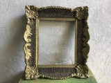 arta / design / vintage - Rama deosebita din lemn cu ornamente din ipsos pentru tablouri, fotografii, goblene, acte, documente sau diverse !