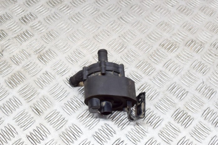 Pompa de apa auxiliara TESLA MODEL S 2016 OEM: 1035348-00-F 14669320