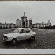 Dacia 1300 la Piata Scanteii// fotografie perioada comunista