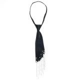 Cravata de dama neagra eleganta cu strasuri si lanturi