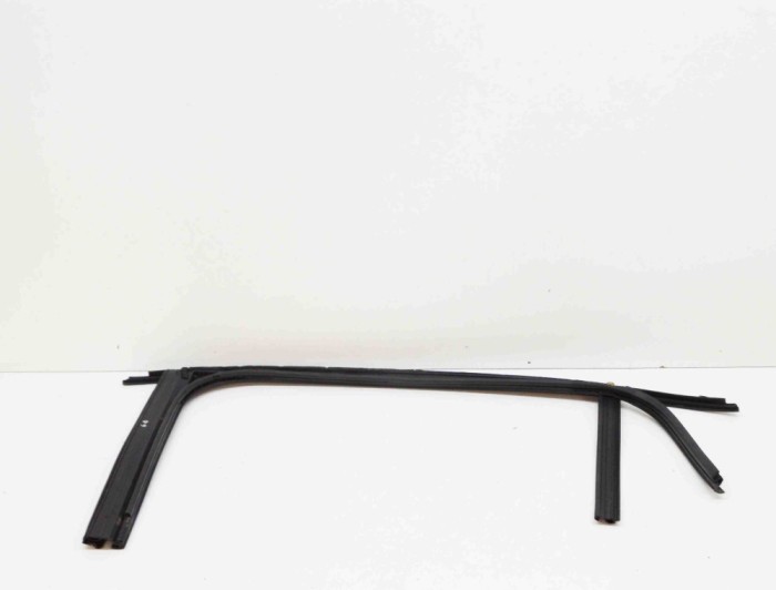 Garnitura de cauciuc ușă dreapta spate TESLA MODEL X 2020 OEM: 1484042-00-B 21021582