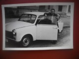 HOPCT 190 J -FOTOGRAFIE VECHE TIP CP -AUTOMOBIL TRABANT, Alb-Negru, Romania de la 1950, Transporturi