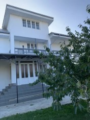 Proprietar vand casa superba in Piatra Neamt, vedere panoramica foto