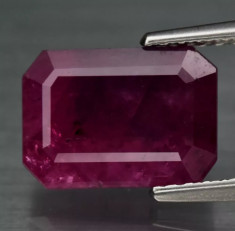 Rubin natural 2.77 ct foto