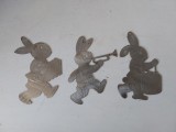 Lot 3 iepurasi / iepuri muzicanti, table, de agatat, cca 13 cm inaltime, decor Pasti