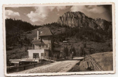 Regiunea lacului Rosu (Ghilcos) 1936 hotel si statie de autobuz, garaj, reclame foto