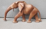 Statueta vintage lemn santal masiv, elefant, 30x16 cm, lipsa urechea dreapta