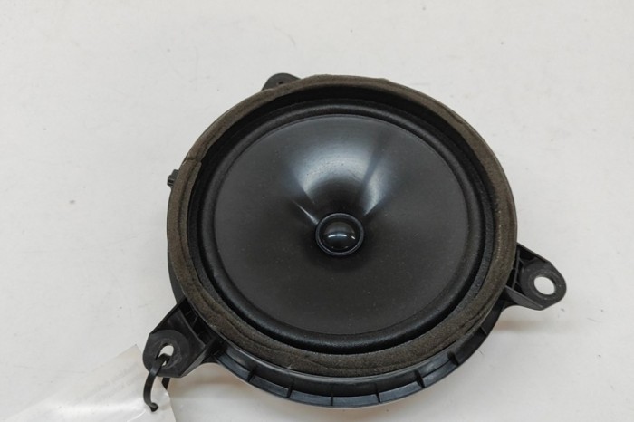 Difuzor ușă st&acirc;nga spate TOYOTA RAV 4 V A5, H5 2019 OEM: 86160-1A210 | 31985263