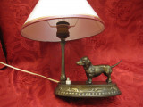 VEIOZA VINTAGE / LAMPA BIROU DECOR CU CAINE TECKEL 30 CM