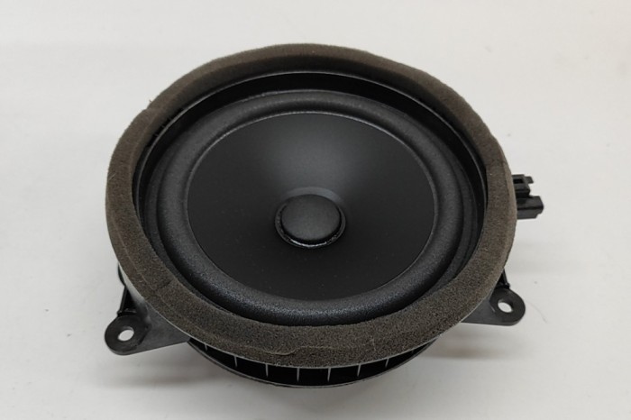 Difuzor ușă st&acirc;nga spate VOLVO XC90 II 2024 OEM: 31489120 28973037