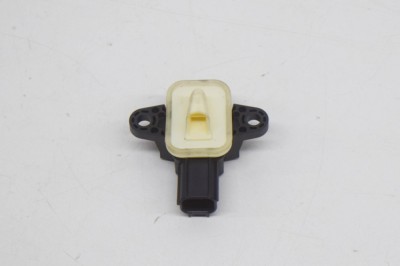 Senzor de impact st&amp;acirc;nga față VOLVO V60 2013 OEM: 130607,30798030 12026345 foto