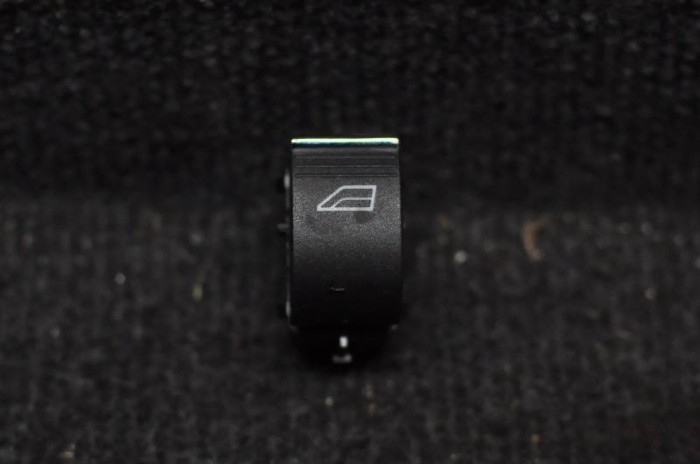 Buton geam ușă st&acirc;nga față FORD B-MAX JK 2014 OEM: BM5T-14529-AC 1447475