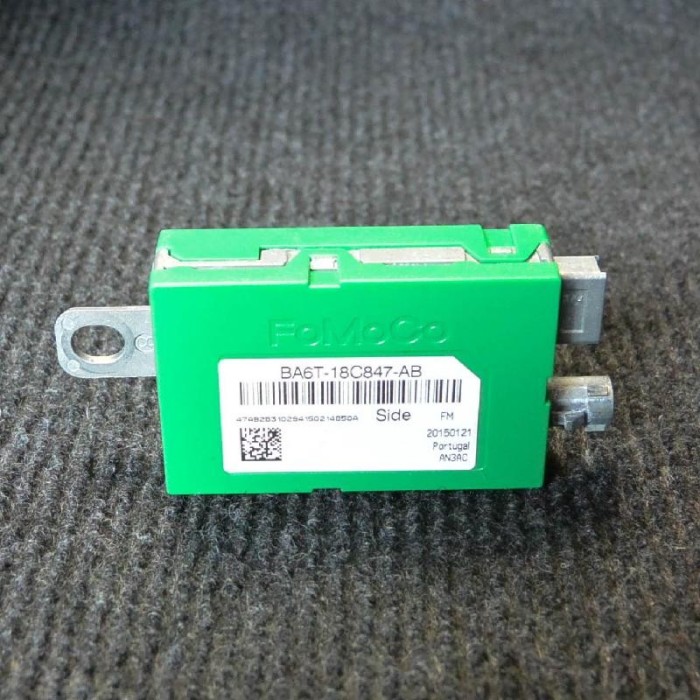 Amplificator de antena FORD FIESTA VI 2015 OEM: BA6T-18C847-AB | 1954857