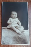 QW18 64 - Fotografie foarte veche - bebelus - anii 1933