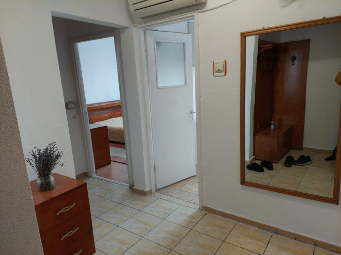 inchiriez apartament 2 camere