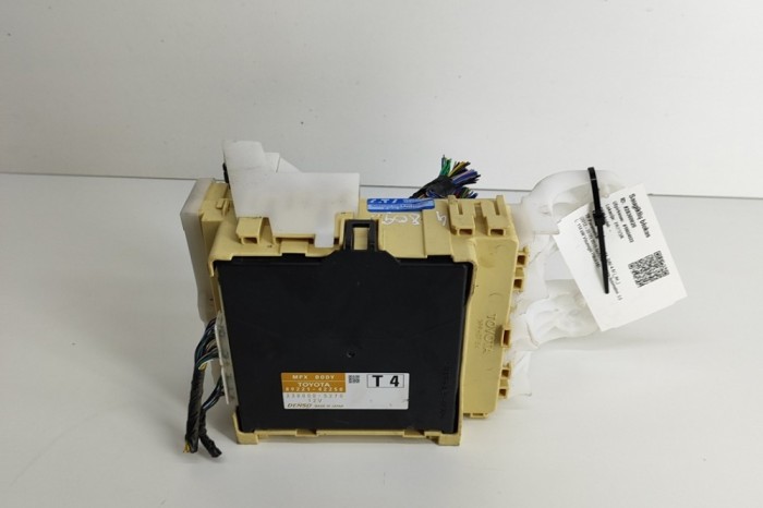 Modul panou de siguranțe TOYOTA RAV 4 IV _A4_ 2015 OEM: 82730-42810,6358-5939,89221-42250,238000-5270 28360026