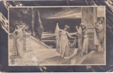 Carte postala reprezentand o scena de opera cu patru actrite in haine clasice