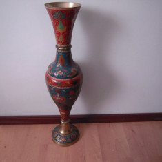 Vaza din alama pictata manual provenienta Kuweit anii '70, H=54cm, diam.=12cm