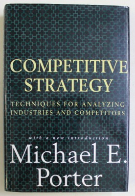 COMPETITIVE STRATEGY by MICHAEL E. PORTER , 1980 foto
