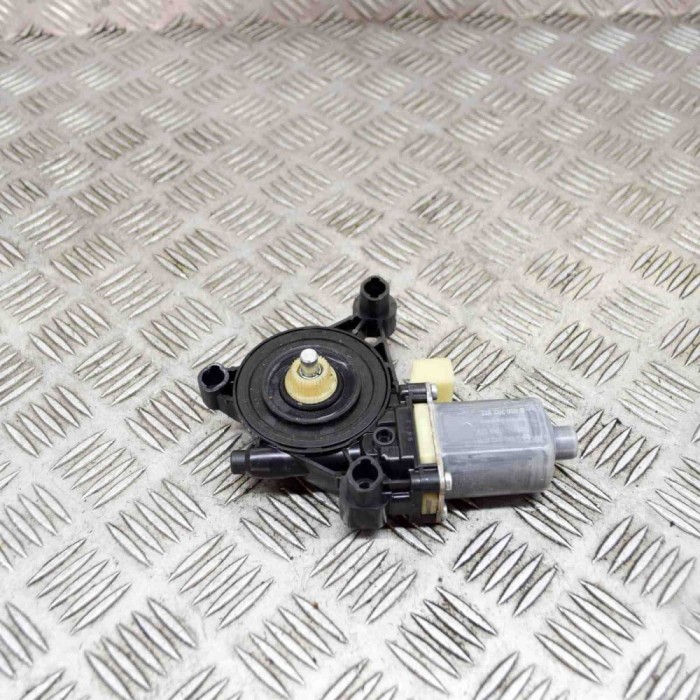 Motor macara geam ușă dreapta față VW GOLF VII 5G1, BQ1, BE1, BE2 2018 OEM: 5Q0959802C,0130822076 14511545