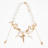 Colier auriu cu perle si serpi