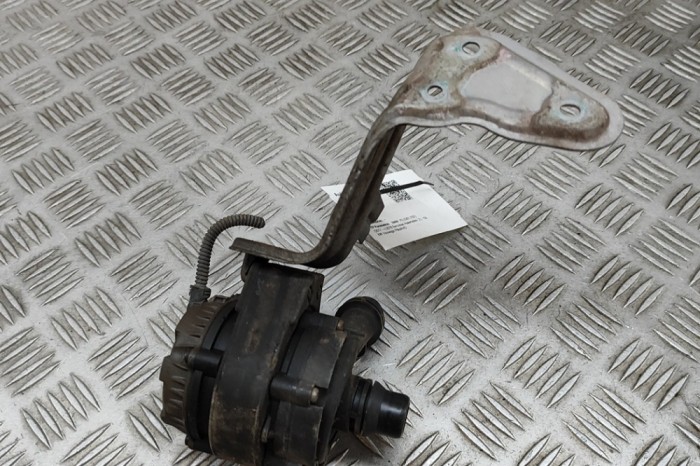 Pompa de apa auxiliara BMW X3 G01, F97 2019 OEM: 8663248,0392024082 | 30388768