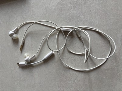 Casti albe cu fir si microfon compatibile iPhone Samsung Huawei Google Android etc foto