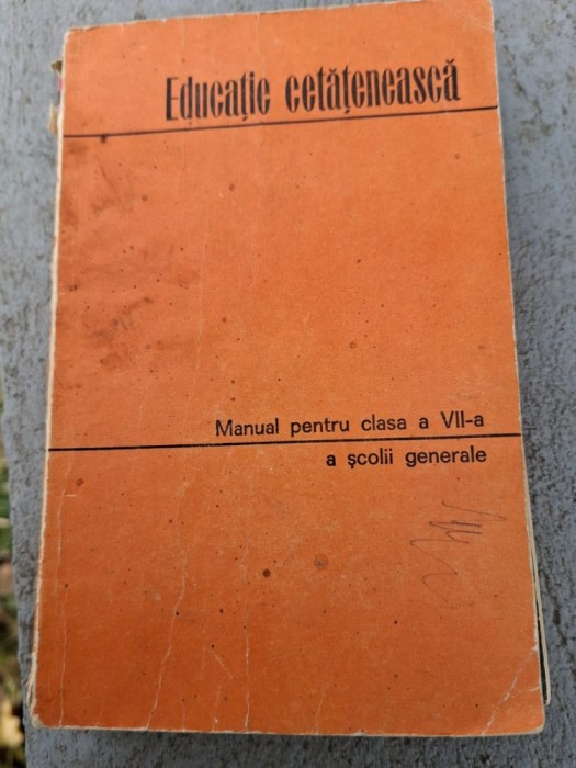 Carte educatie cetateneasca