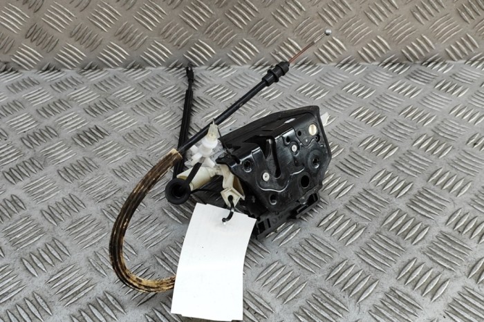 VW PASSAT Variant B7 365 2014 OEM: 3C1837016A SKU: 31048106