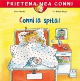 Conni la spital, Casa