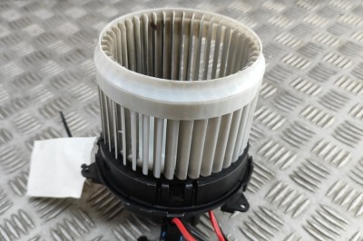 Ventilator aeroterma RENAULT ZOE BFM_ 2015 OEM: 272103334R 31292813 foto