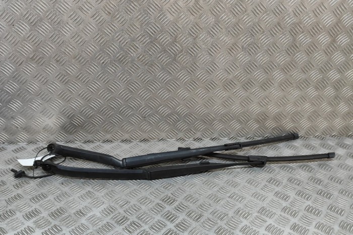 Braț ștergător față INFINITI FX 2005 OEM: 28886CG005,28886-CG005,28881CG005,28881-CG005 28991014