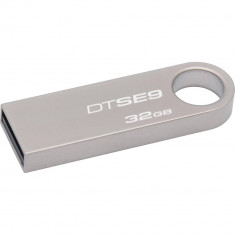 Kingston 32GB USB 2.0 DataTraveler SE9 (Metal casing) foto