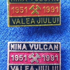 Insigna minerit Mina VULCAN - Valea Jiului x 2 variante Alama si Aluminiu