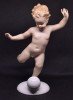 Statueta din portelan Wallendorf Schaubach Kunst - Copil nud lovind o minge cu piciorul