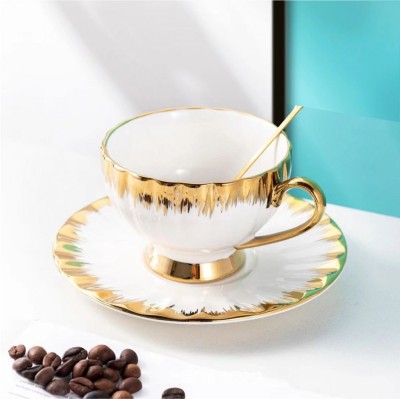 Set Ceasca 180 ml si Farfurie din Portelan, lingurita metalica, GOLDEN, Alb foto