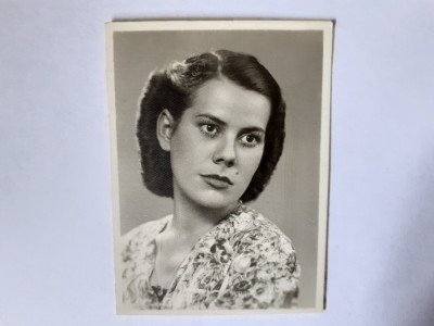 Carte poștală cca 6/9 cm cu t&amp;acirc;nără 19 foto