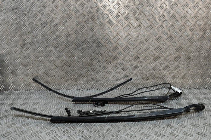 Braț ștergător față AUDI E-TRON GEN 2019 OEM: 4KL955406A,4KL955408A,4KL955405A,4KL955407A,W000094201 | 28519082