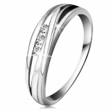 Inel din aur alb 14K, brațe cu linii unduite, trei diamante transparente - Marime inel: 58