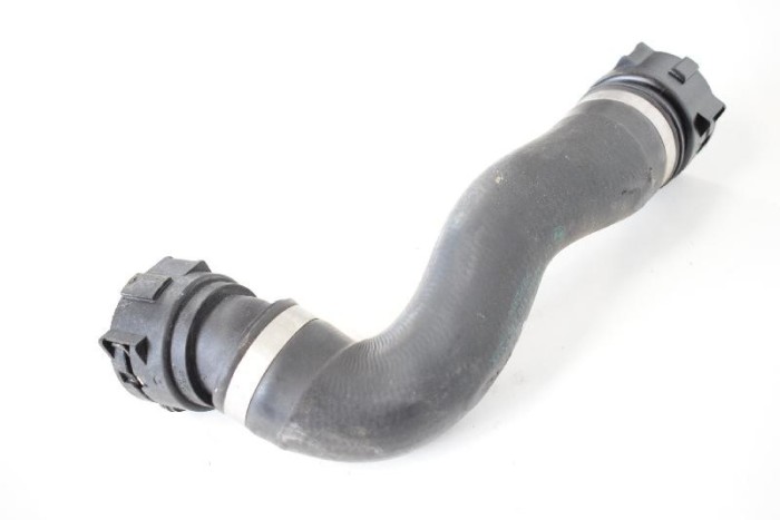 Furtun radiator răcire dreapta BMW X5 F15, F85 2014 OEM: 8517969 4071760