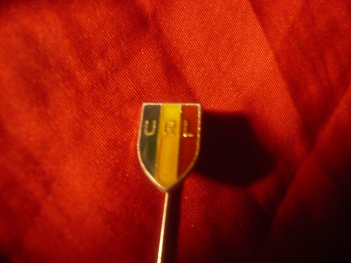 Insigna URL inscris pe tricolor (electorala ?) ,h=3,2cm ,metal si email