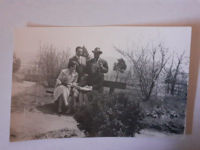 Fotografie dimensiune 6/9 cm cu grup la Blaj județul Alba &amp;icirc;n 1964 foto