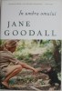 In umbra omului - Jane Goodall, carte beletristica, roman