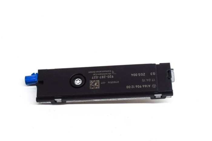 Amplificator de antena MERCEDES-BENZ C W205 2015 OEM: A1669061200 20230131