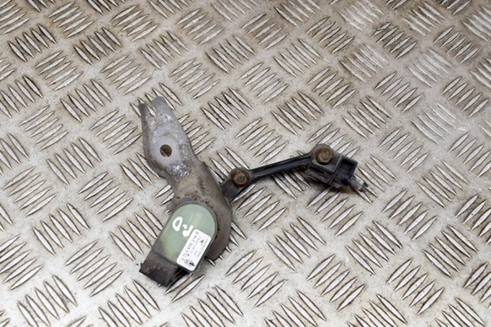 Senzor de nivel &icirc;nălțime dreapta față AUDI Q7 4L 2006 OEM: 15160100582,7L0616214B 15284343
