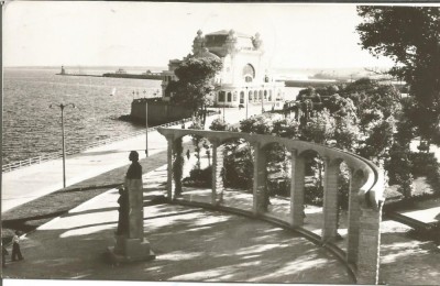 #carte postala-CONSTANTA-Pe faleza foto