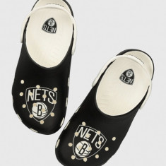 Crocs papuci NBA Brooklyn Nets Classic Clog bărbați, culoarea negru 208651